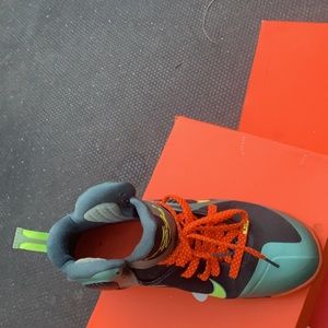 LEBRON 9 Canons size 11.5